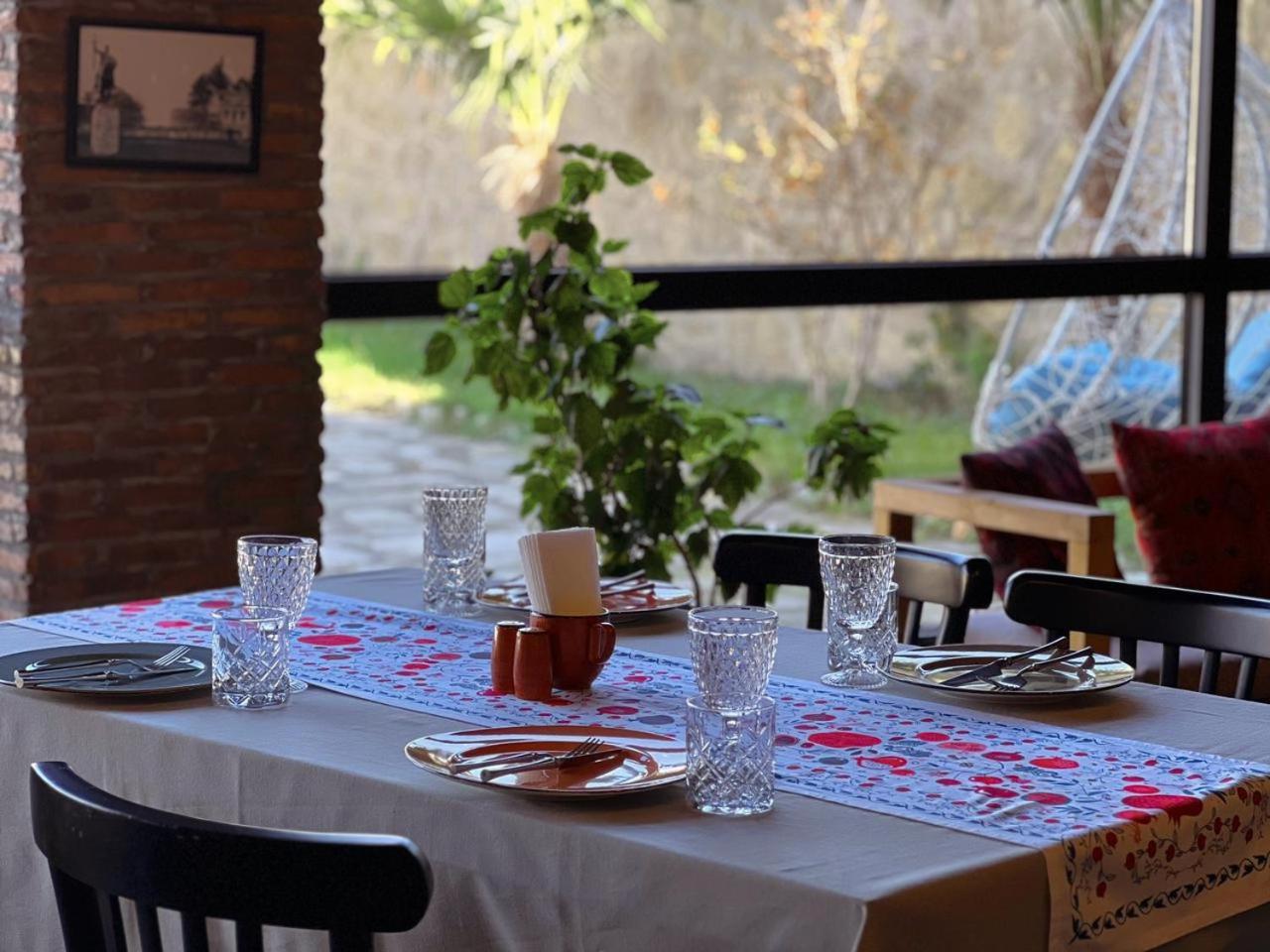 Vineyard Hotel & Winery Napareuli Buitenkant foto