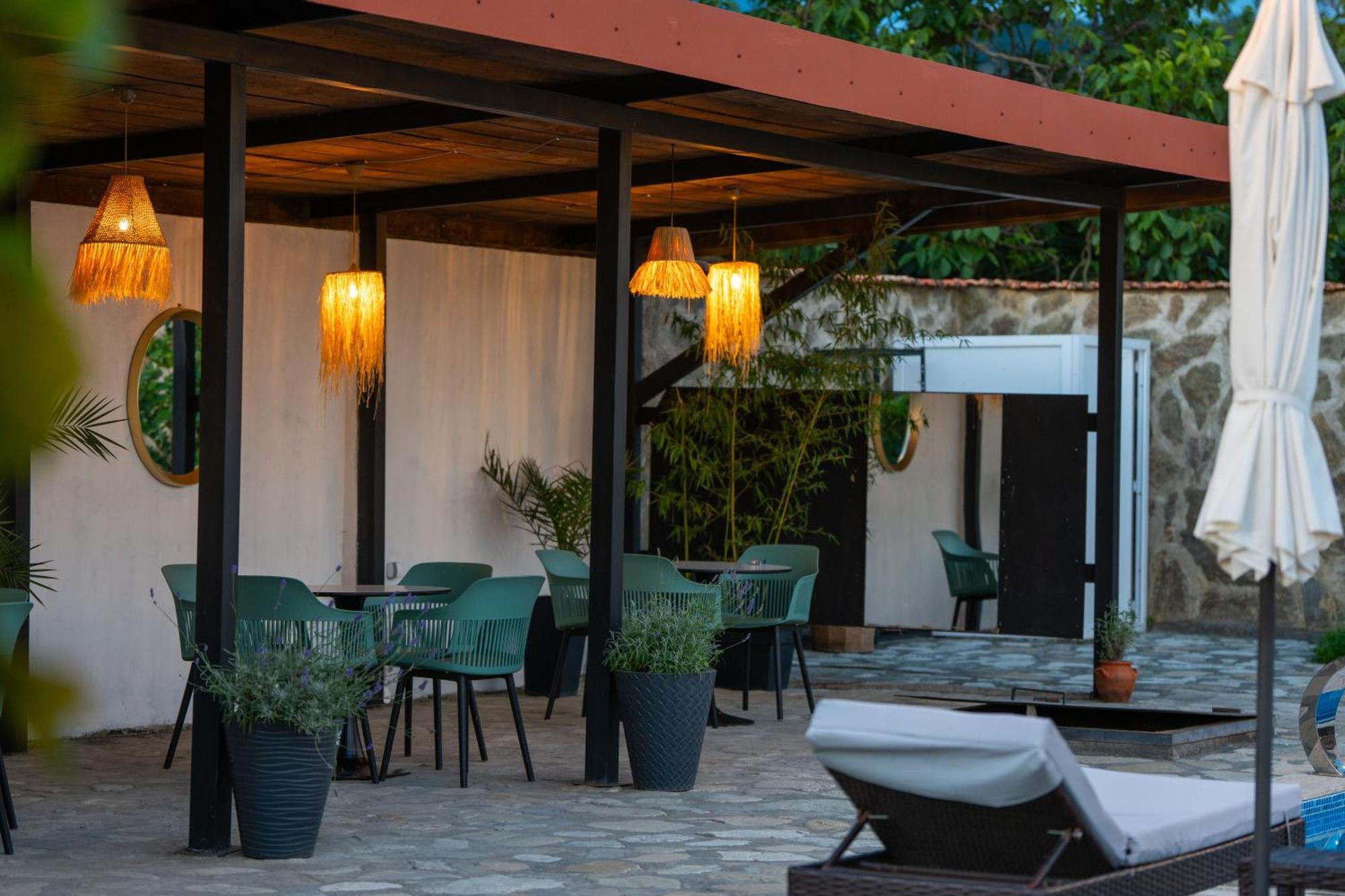 Vineyard Hotel & Winery Napareuli Buitenkant foto