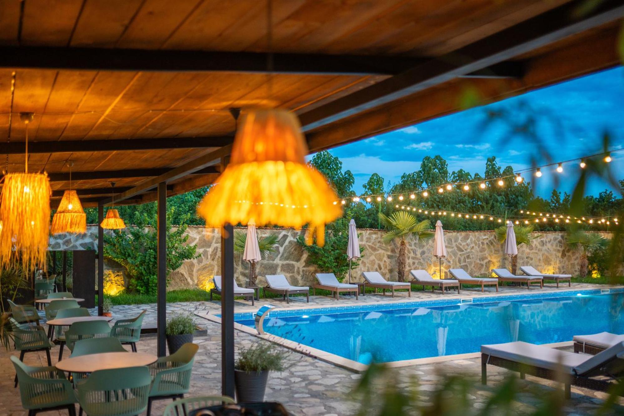Vineyard Hotel & Winery Napareuli Buitenkant foto